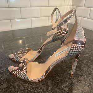 Steve Madden Snakeskin Stiletto size 9.5